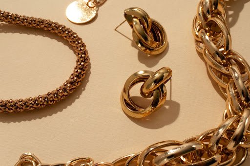 Gold Jewelry Manufacturing Trends: What’s New in 2024