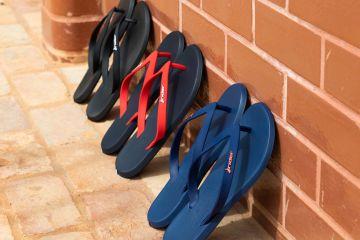 How is Wearing Thongs Footwear Beneficial for Men?