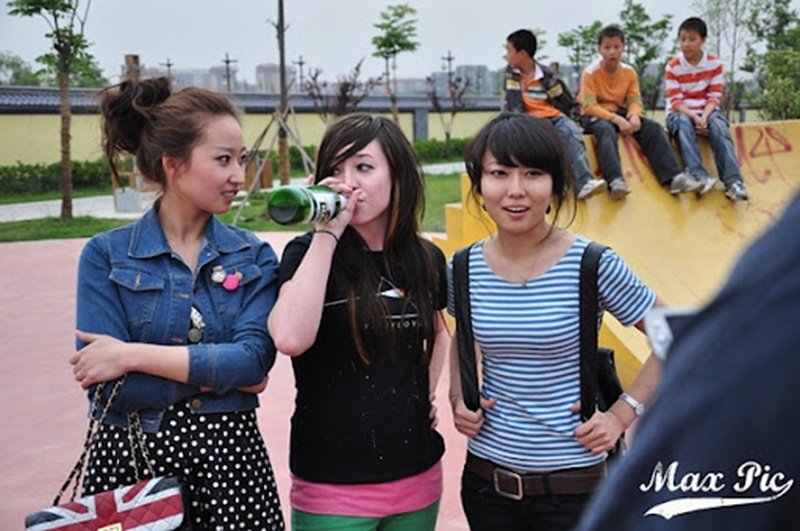 China Lifestyle – Culture, Food, Traditions, Work & Modern Living Guide