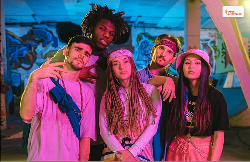 Y2K Fashion Guide: Trends, Outfits, Accessories & Modern Style Tips